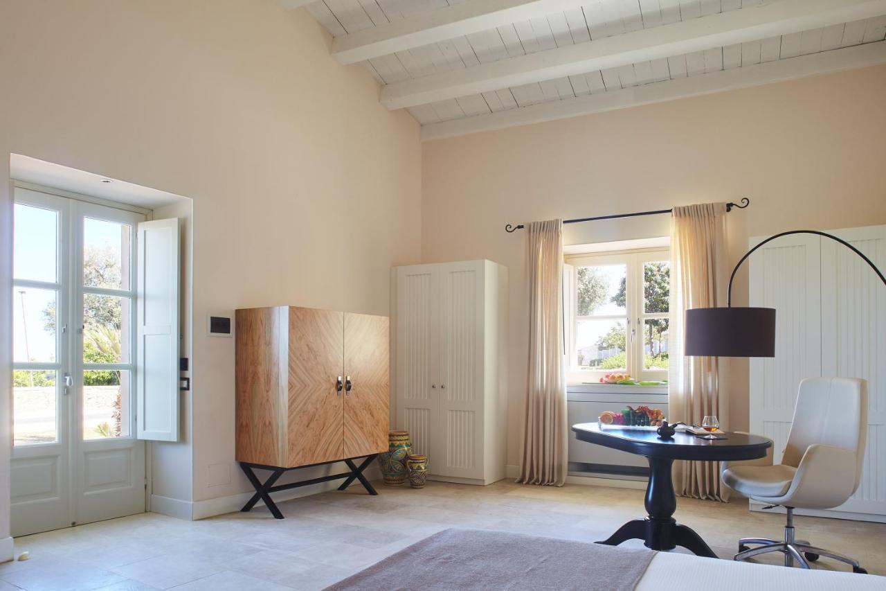 Borgo Di Luce I Monasteri Golf Resort & Spa Syracuse Extérieur photo A room at the hotel