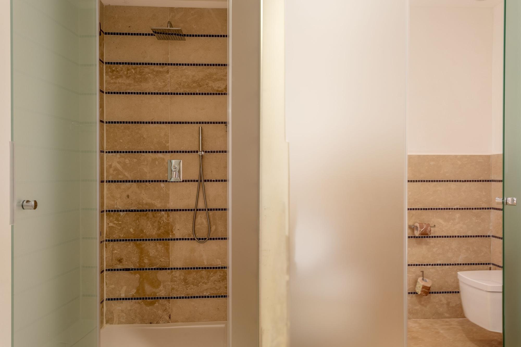 Borgo Di Luce I Monasteri Golf Resort & Spa Syracuse Extérieur photo A shower cubicle