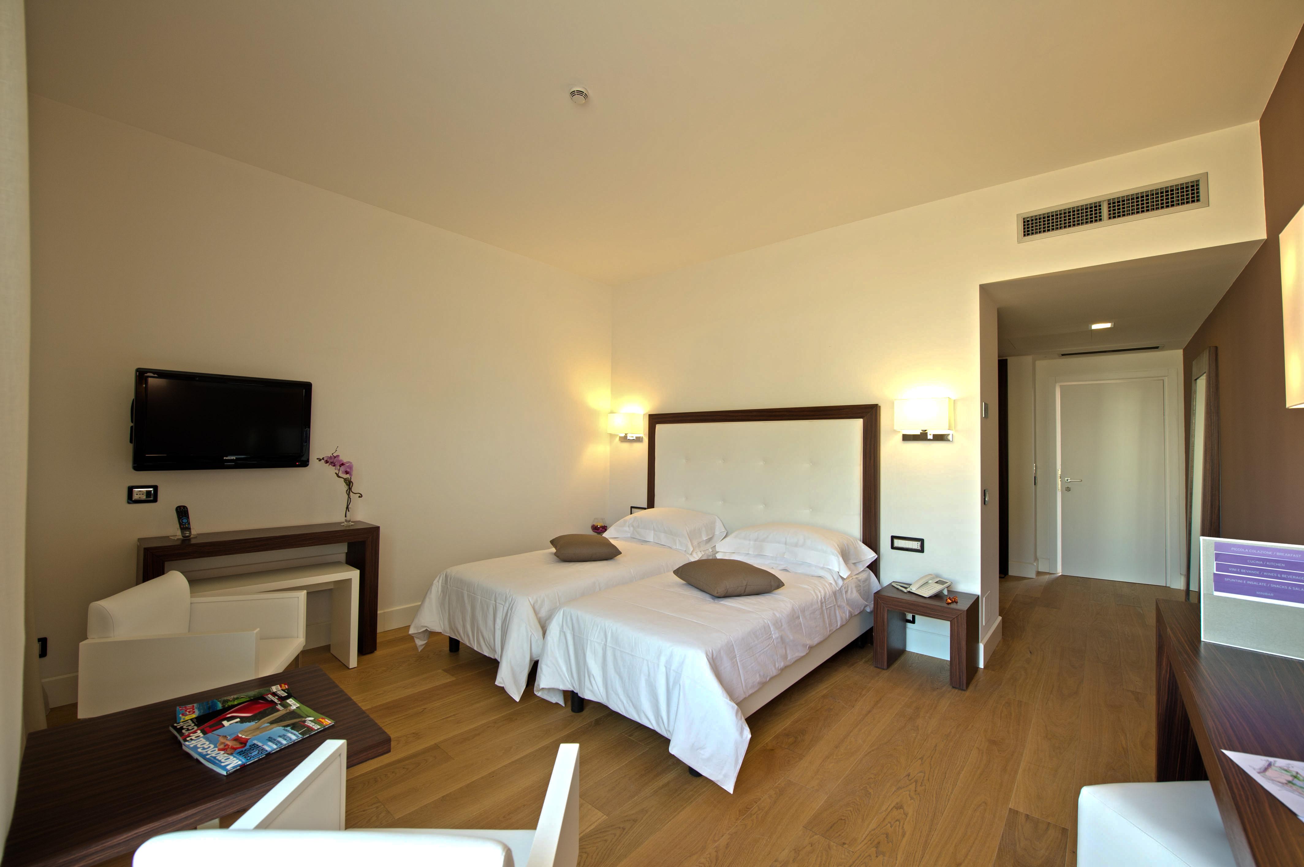Borgo Di Luce I Monasteri Golf Resort & Spa Syracuse Extérieur photo A room at the hotel