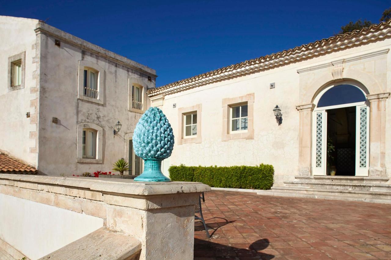Borgo Di Luce I Monasteri Golf Resort & Spa Syracuse Extérieur photo Villa Pernis