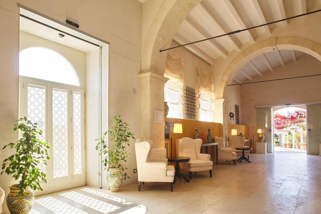 Borgo Di Luce I Monasteri Golf Resort & Spa Syracuse Extérieur photo Interior of the hotel
