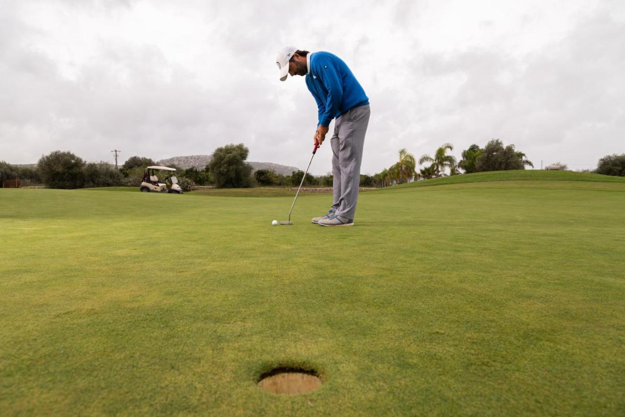 Borgo Di Luce I Monasteri Golf Resort & Spa Syracuse Extérieur photo Golf putting